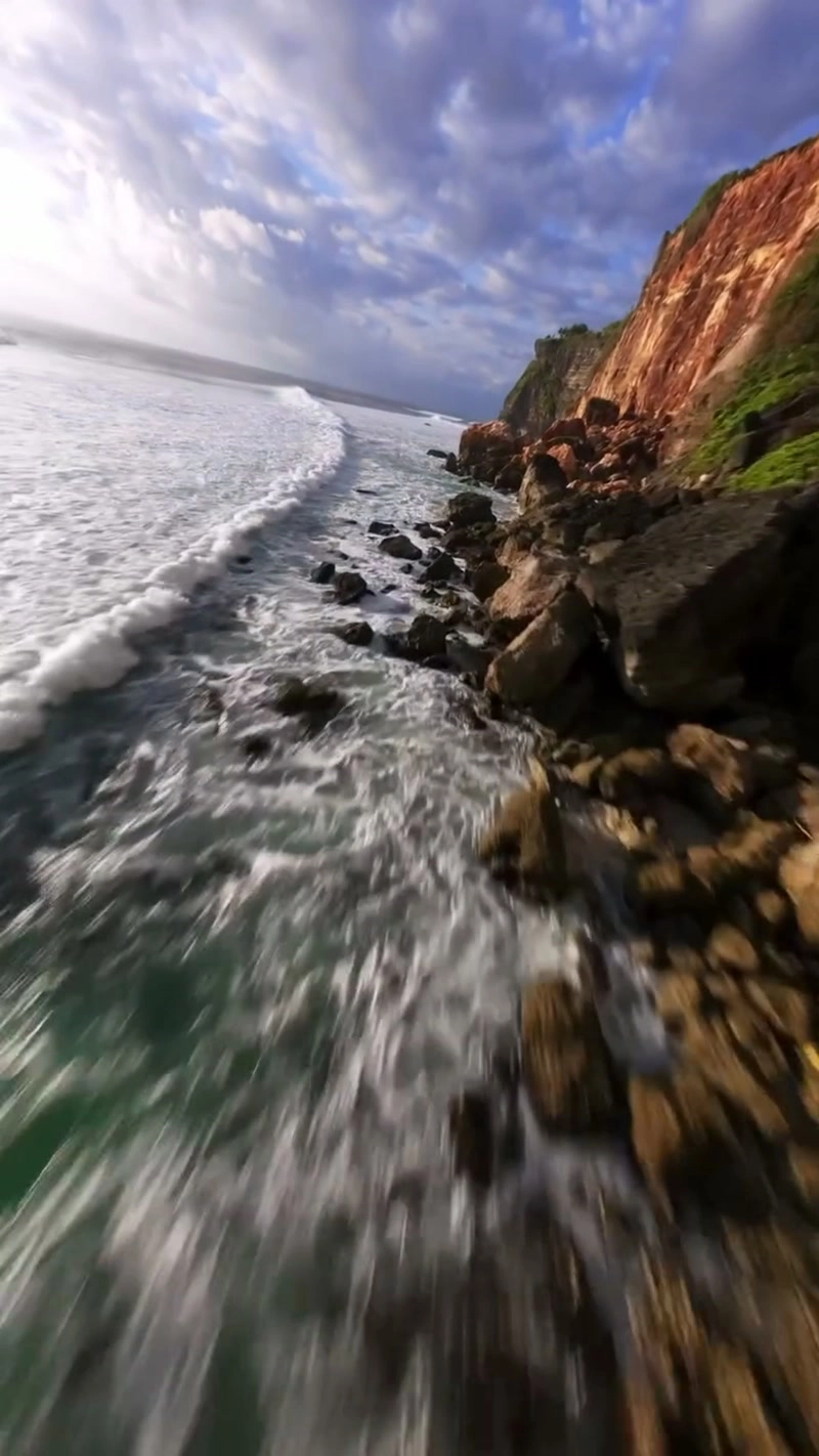 Thrilling moments of low-altitude flying